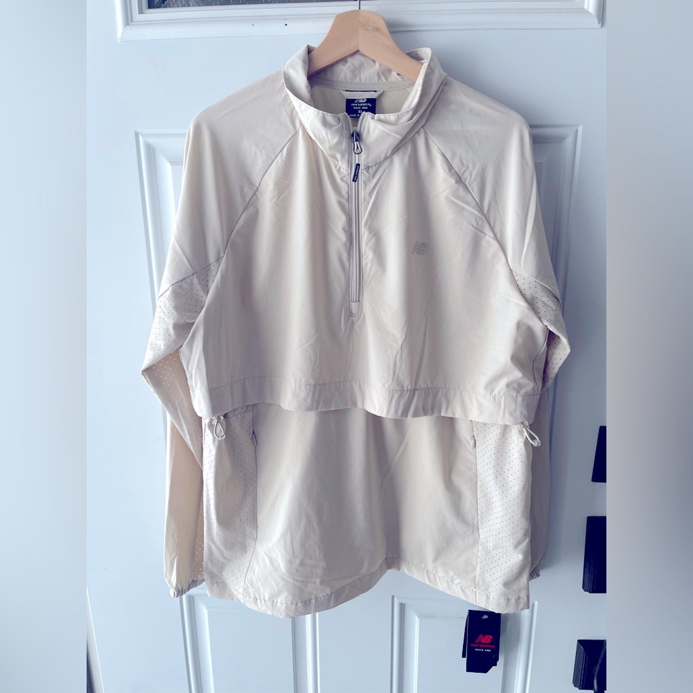 NWT New balance Women’s Running Windbreaker, size XL